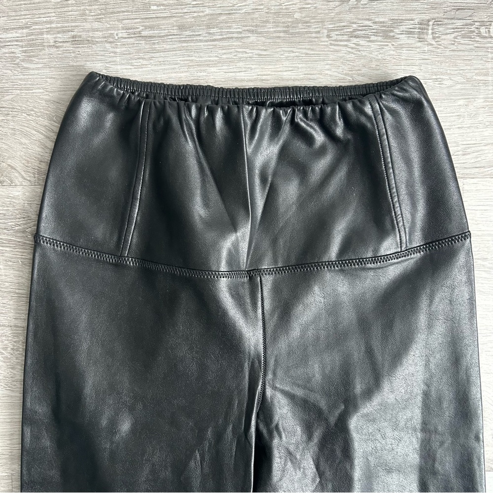 Women’s Aritzia Wilfred Free Black Faux vegan Leather Leggings size xs. - Picture 5 of 10
